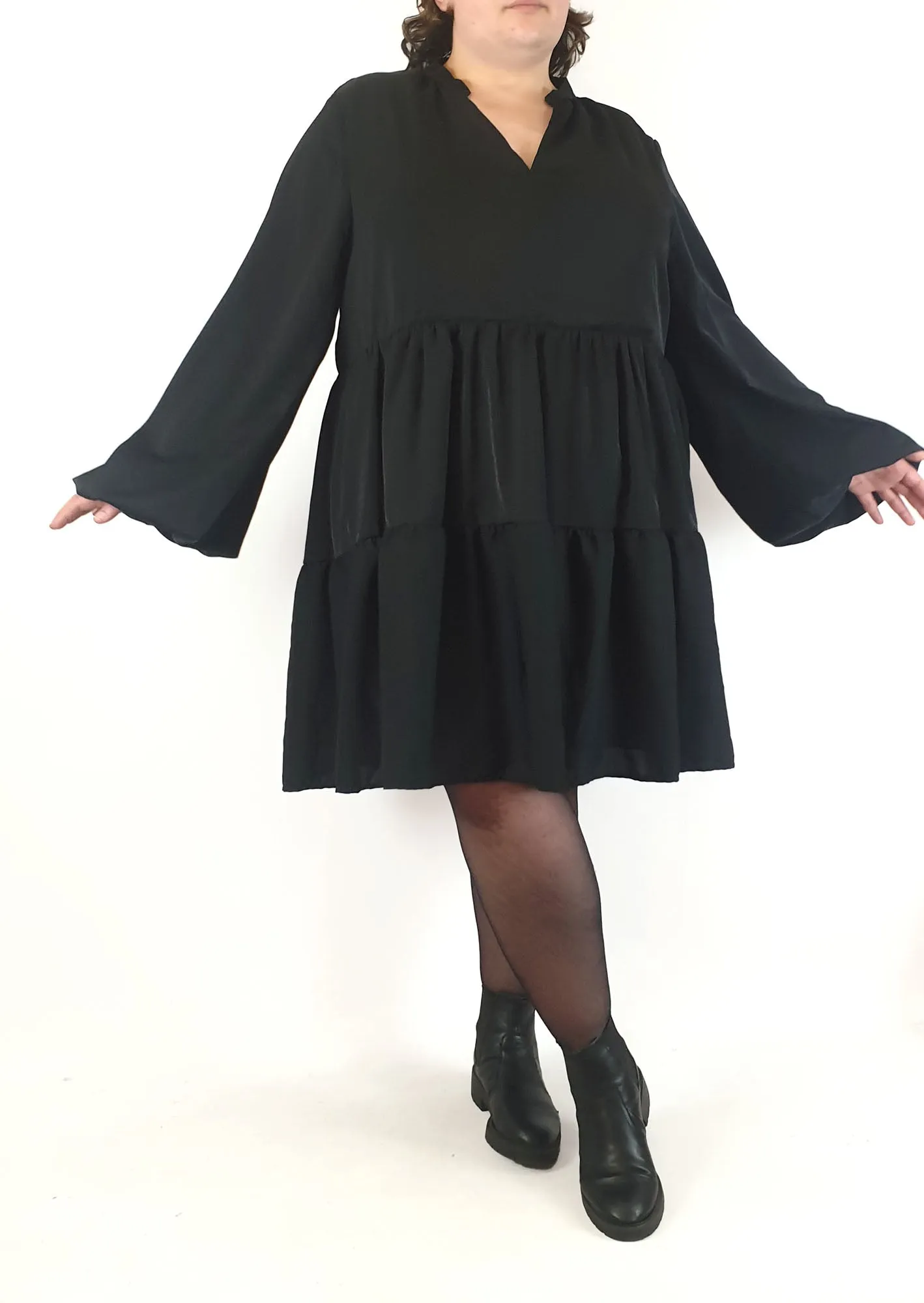 Atmos & Here black silky feel long sleeve tiered dress size 24