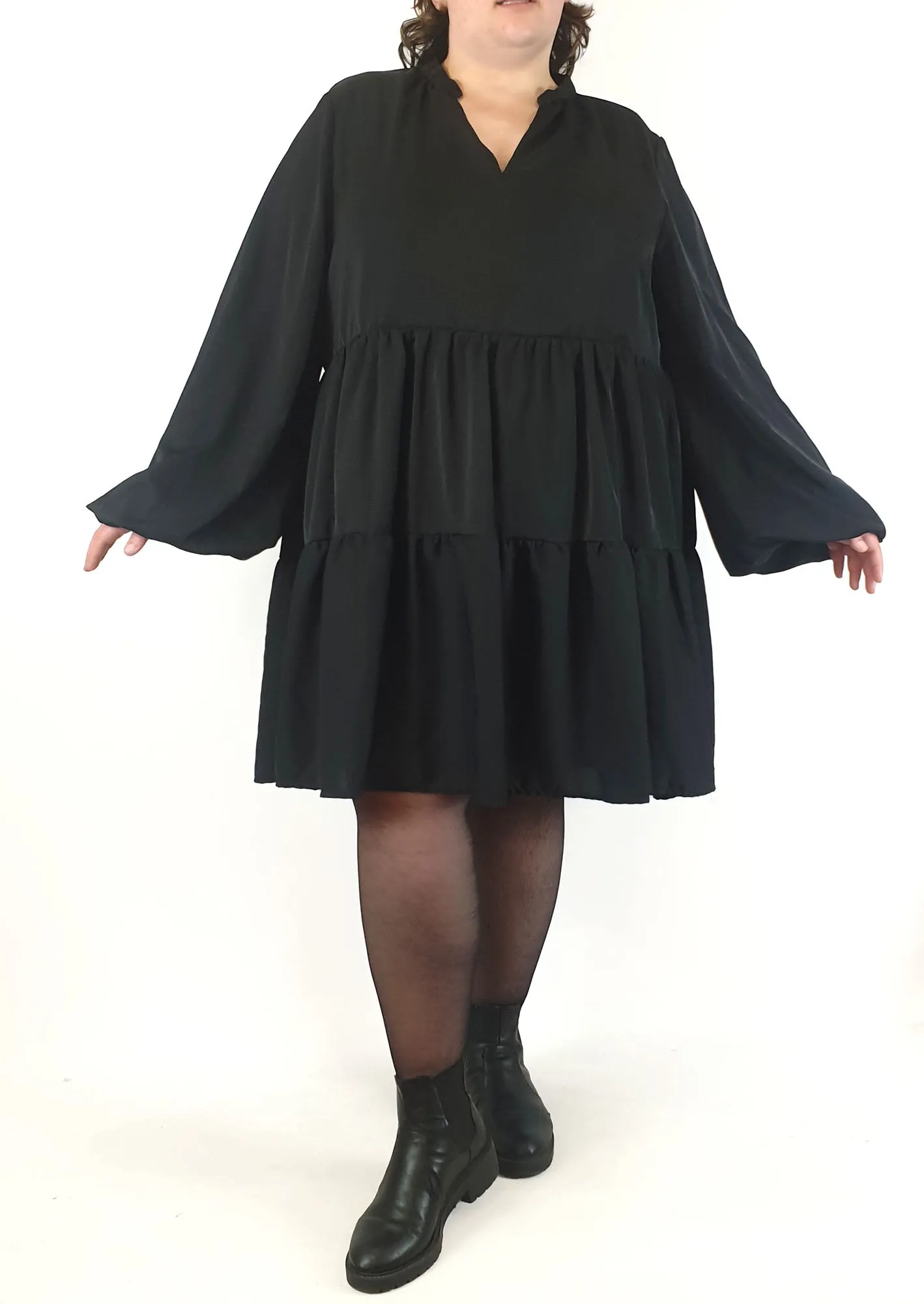 Atmos & Here black silky feel long sleeve tiered dress size 24
