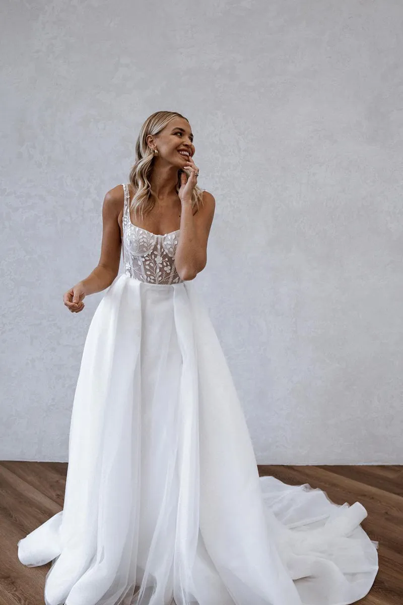 Beach Elegant Wedding Dresses Split Backless Lace Appliques  Bridal Gown Square Neck Boho Spaghetti Straps فستان حفلات ال