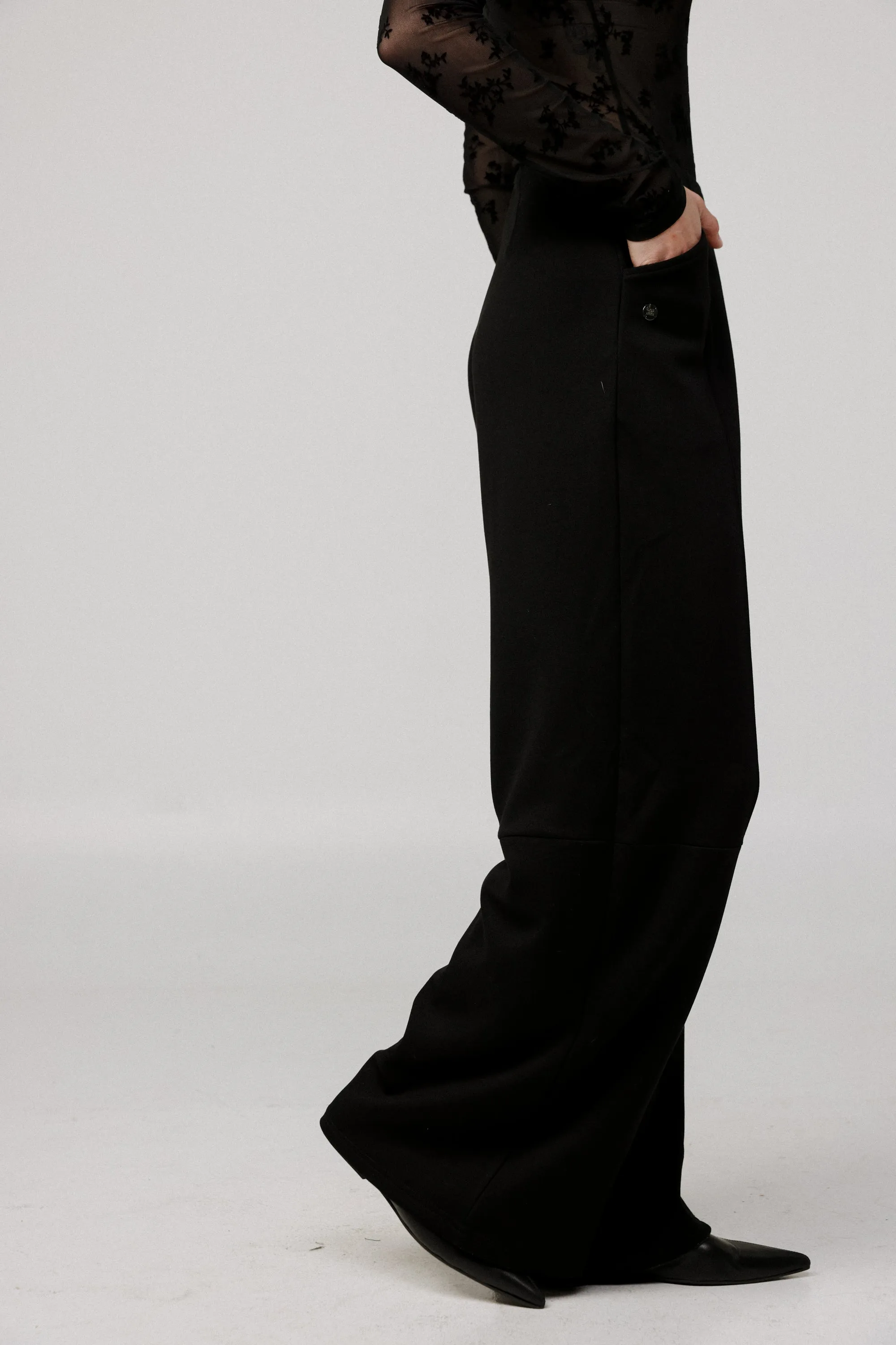 Biscuit Black Bottoms