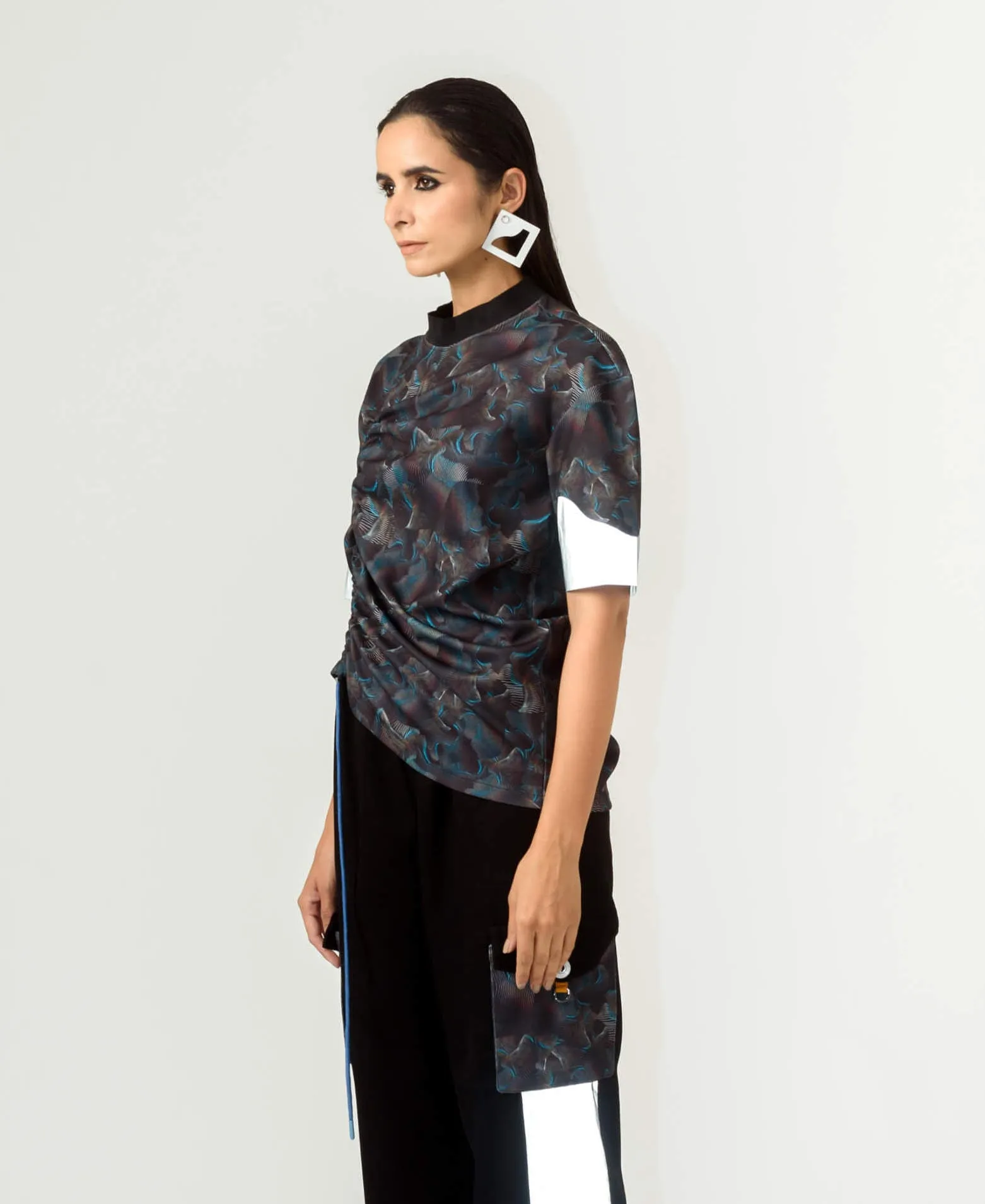 Black agitation printed t-shirt