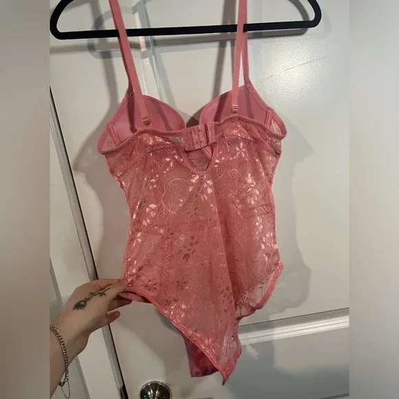Carrie Amber Intimates Lingerie Bodysuit Pink Floral Lace Cut Outs Size Medium