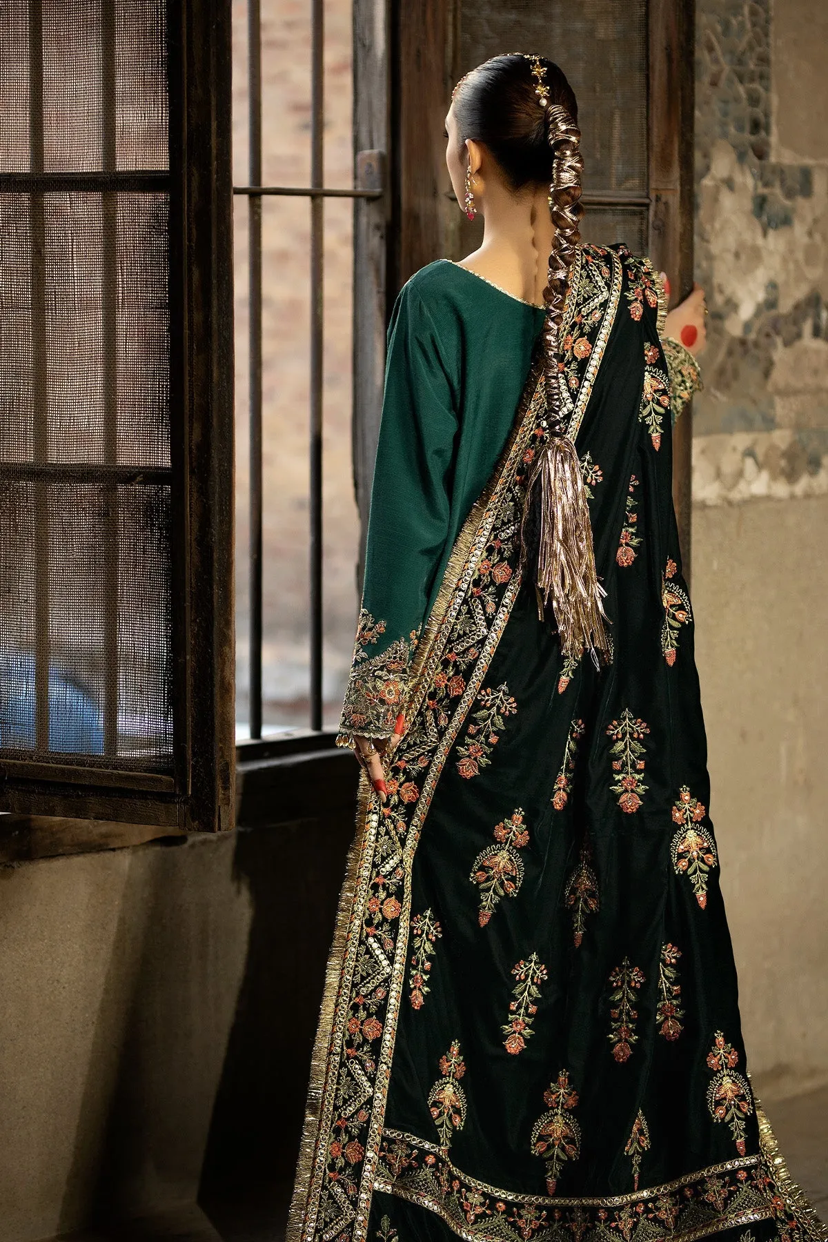 Classic Dark Green Embroidered Pakistani Wedding Dress Shawl Frock
