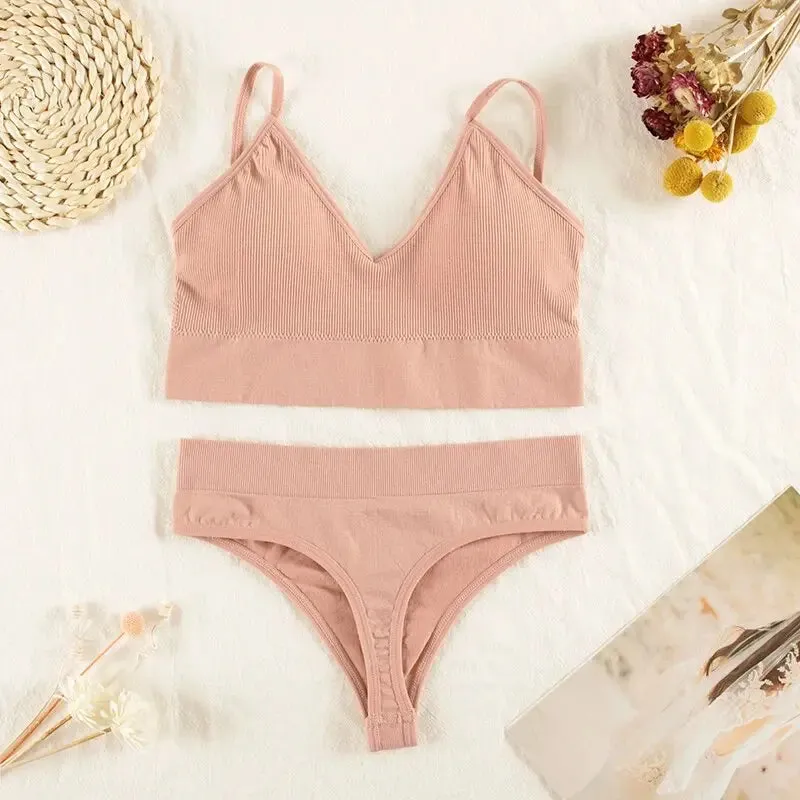 Comfortable Wireless Ribbed Bra Thong Set
