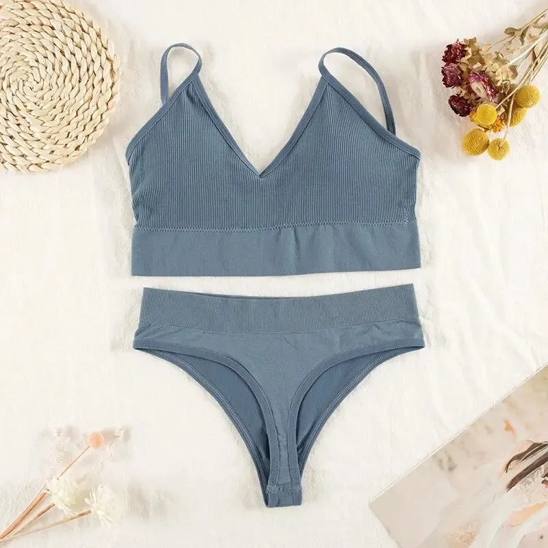 Comfortable Wireless Ribbed Bra Thong Set