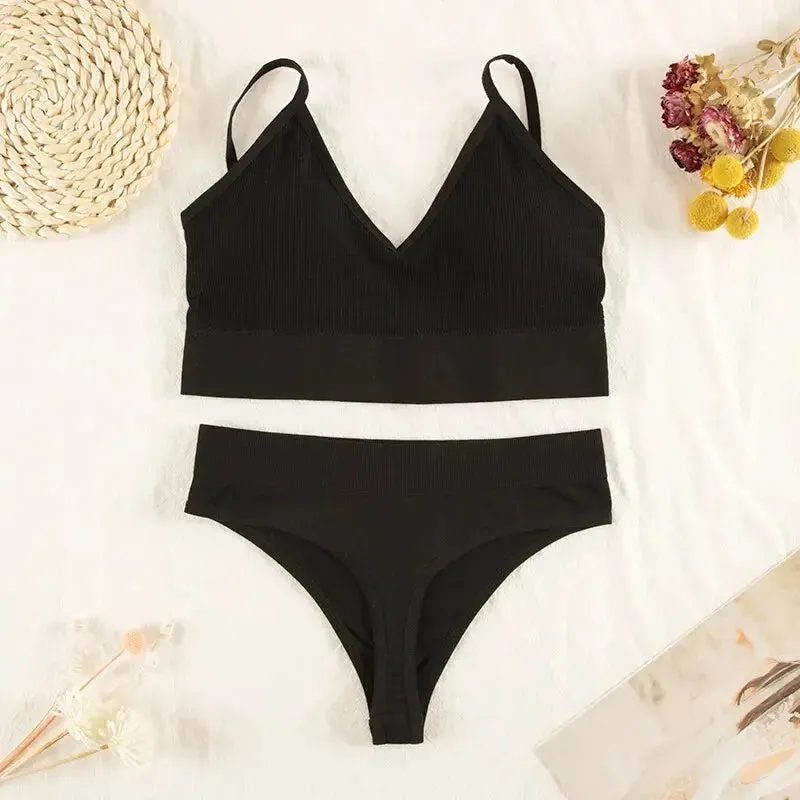 Comfortable Wireless Ribbed Bra Thong Set