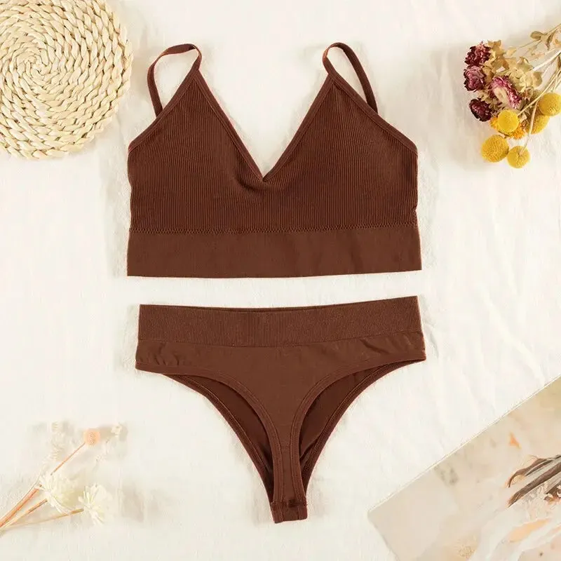 Comfortable Wireless Ribbed Bra Thong Set