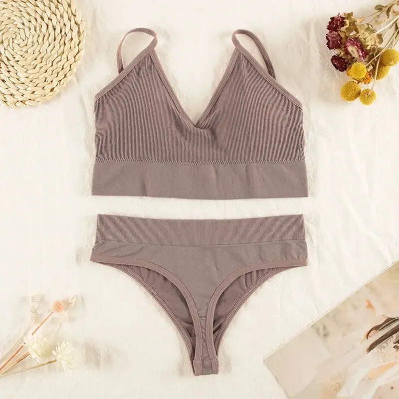 Comfortable Wireless Ribbed Bra Thong Set