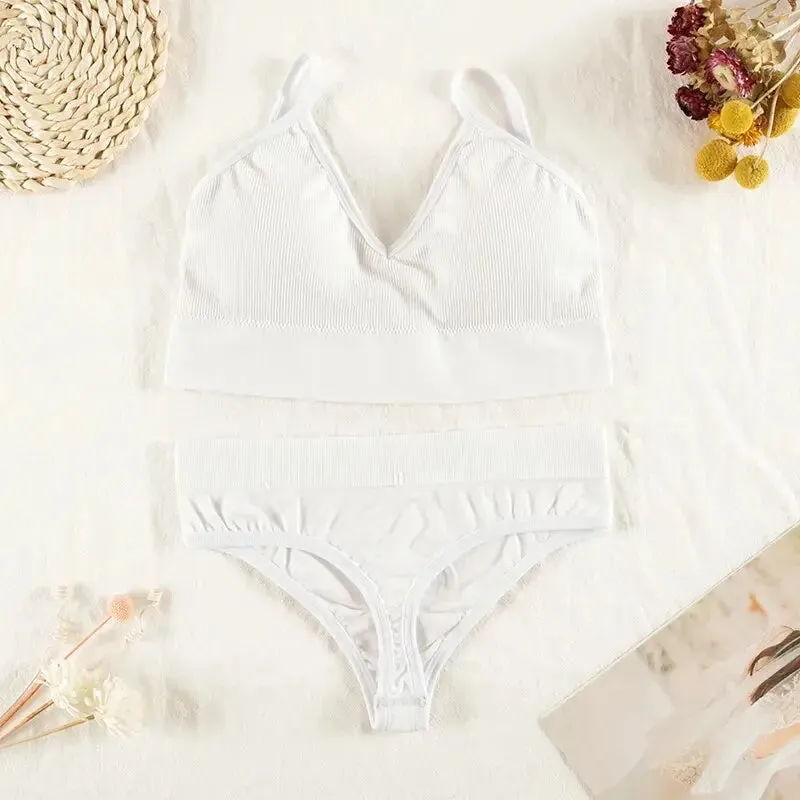 Comfortable Wireless Ribbed Bra Thong Set