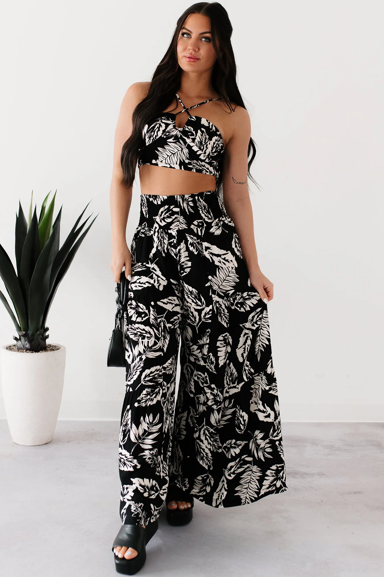 Elegant Ease Leaf Print Halter Top & Pants Set (Black/Cream)