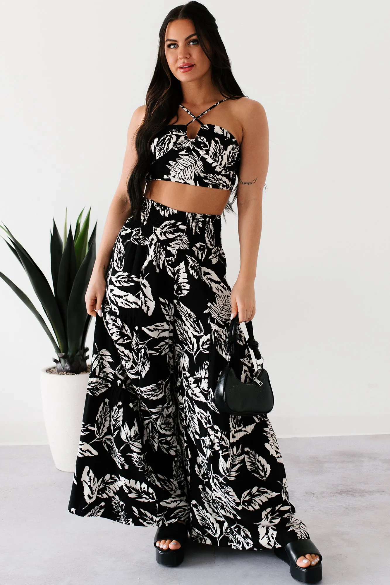 Elegant Ease Leaf Print Halter Top & Pants Set (Black/Cream)