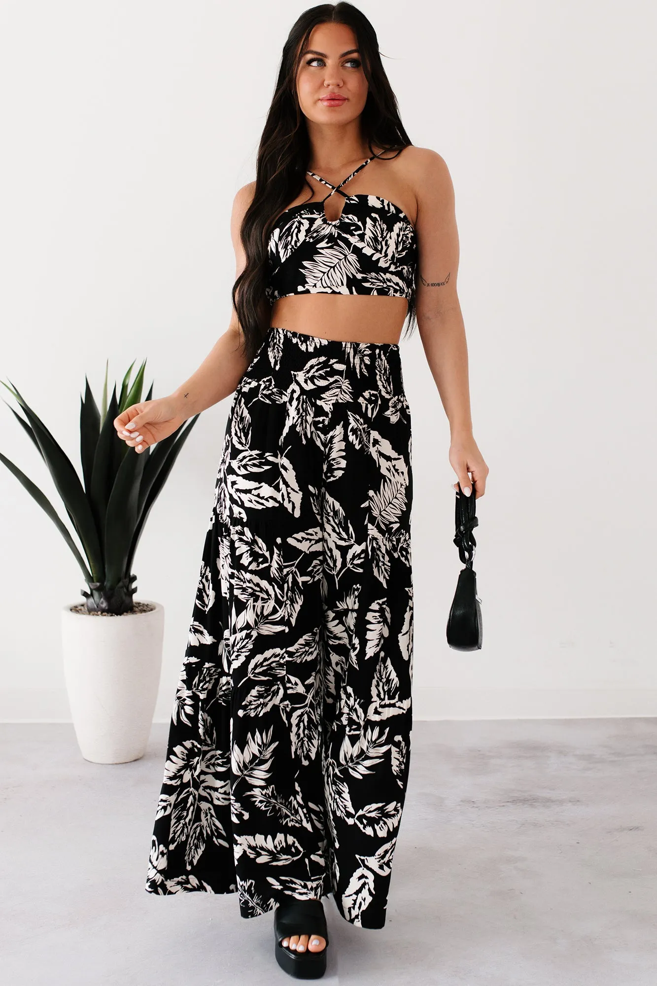 Elegant Ease Leaf Print Halter Top & Pants Set (Black/Cream)