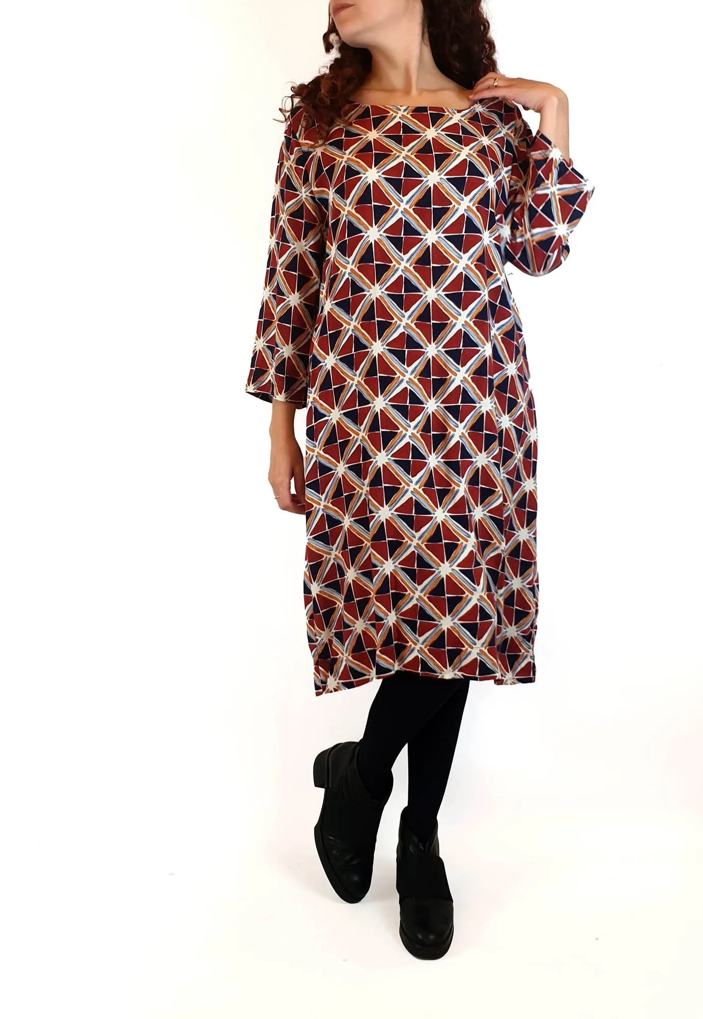 Elm red and blue-dominant unique print long sleeve dress size 10