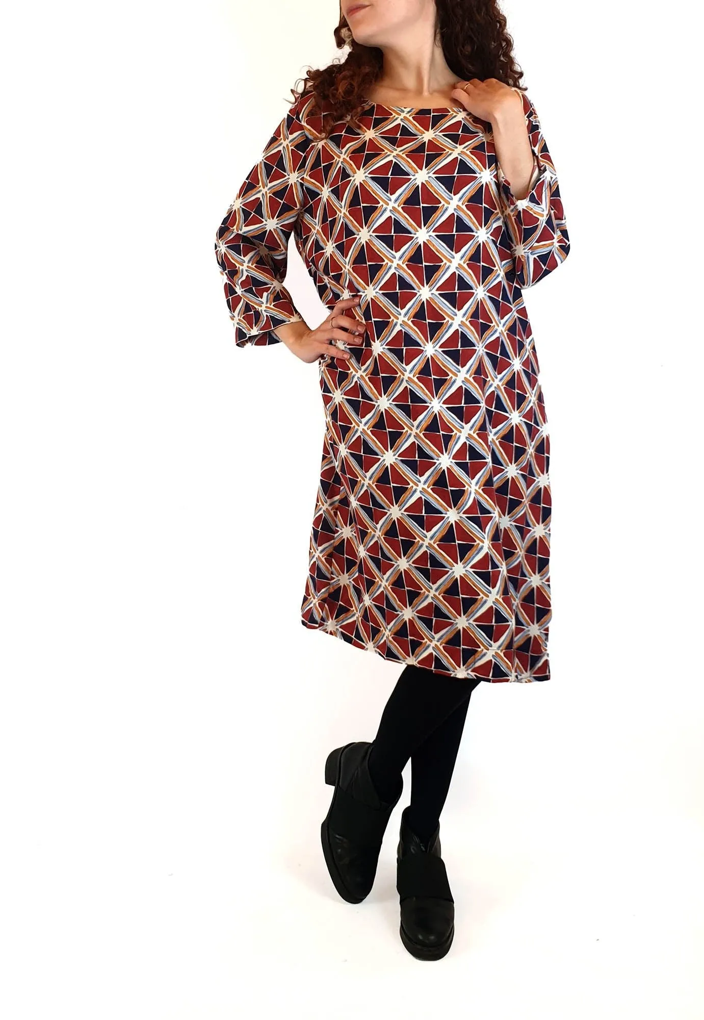 Elm red and blue-dominant unique print long sleeve dress size 10
