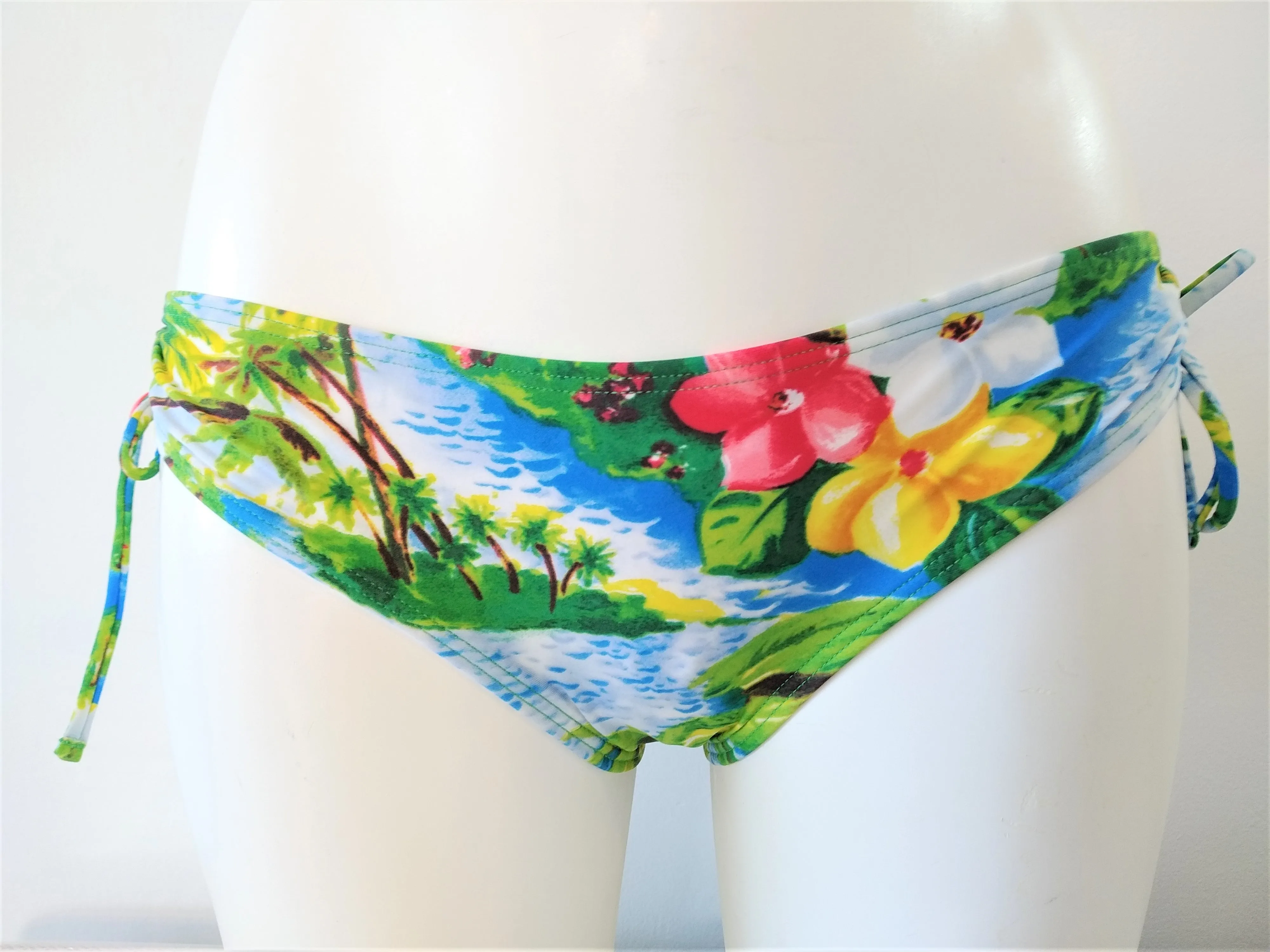 Green Island Low cut bikini bottoms pleated sides
