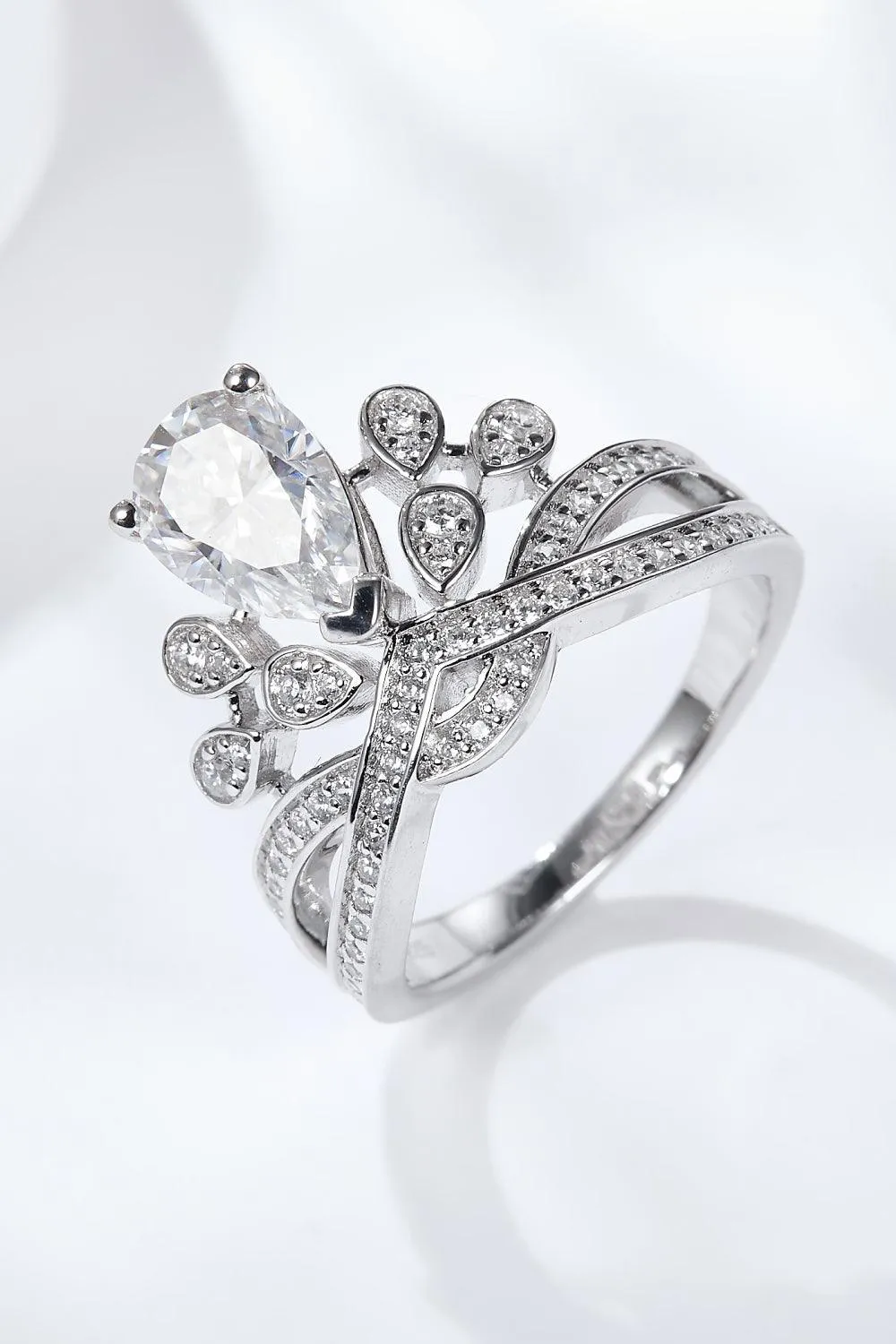 Hazel Blues® | 1.5 Carat Moissanite Crown-Shaped Ring