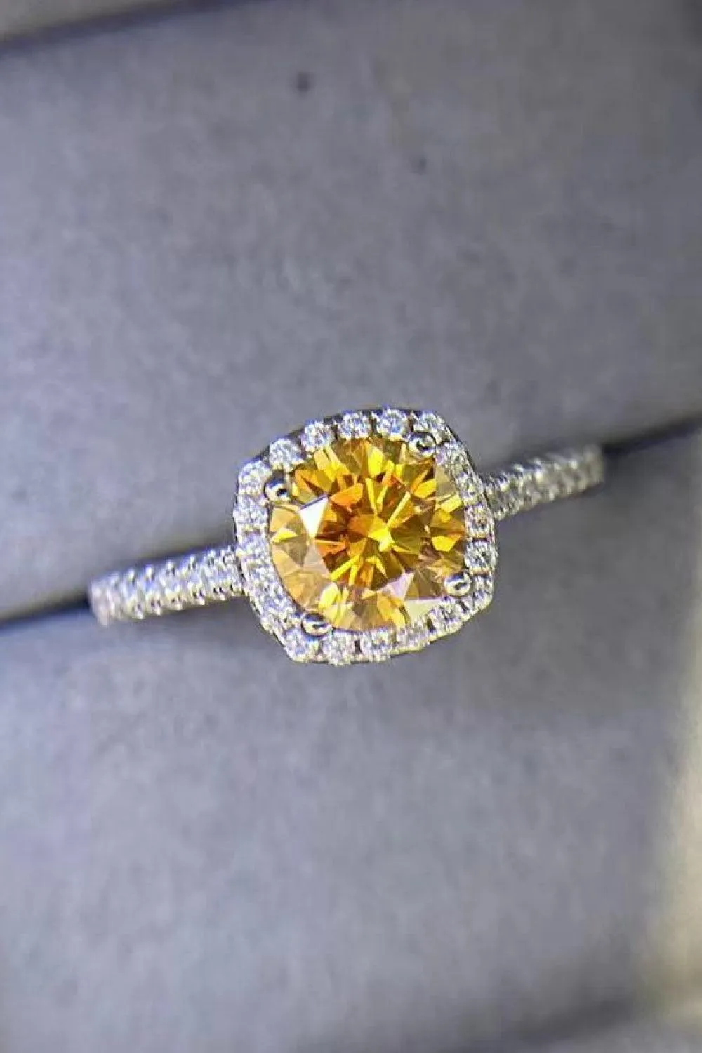 Hazel Blues® | Feel Your Love 3 Carat Moissanite Ring