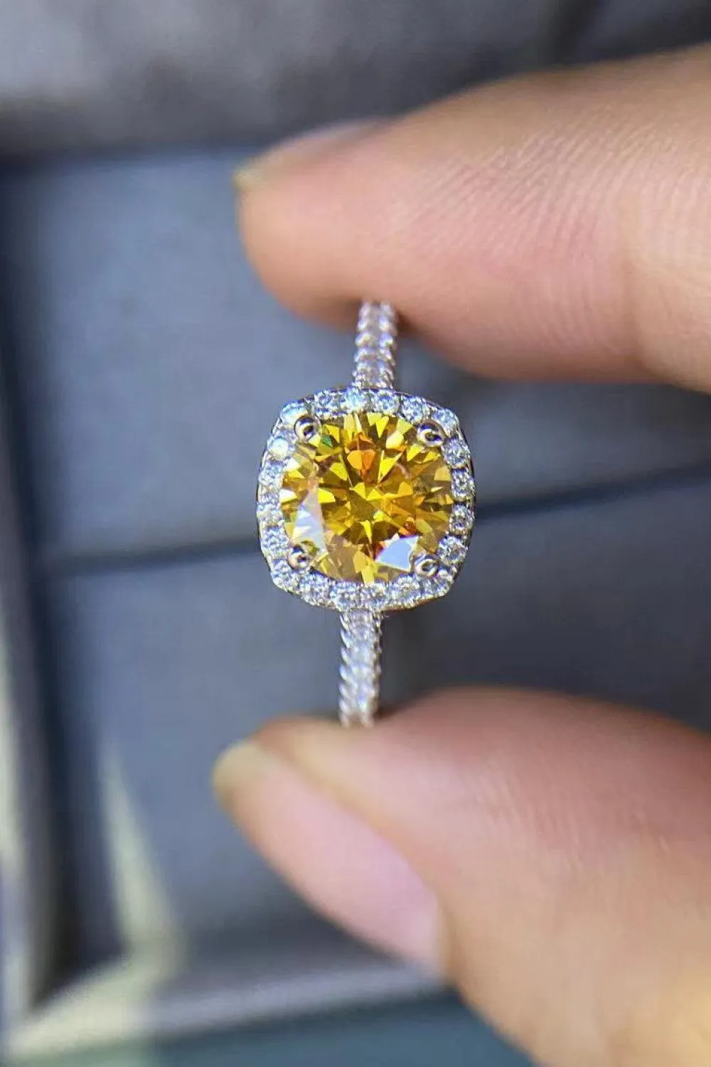 Hazel Blues® | Feel Your Love 3 Carat Moissanite Ring