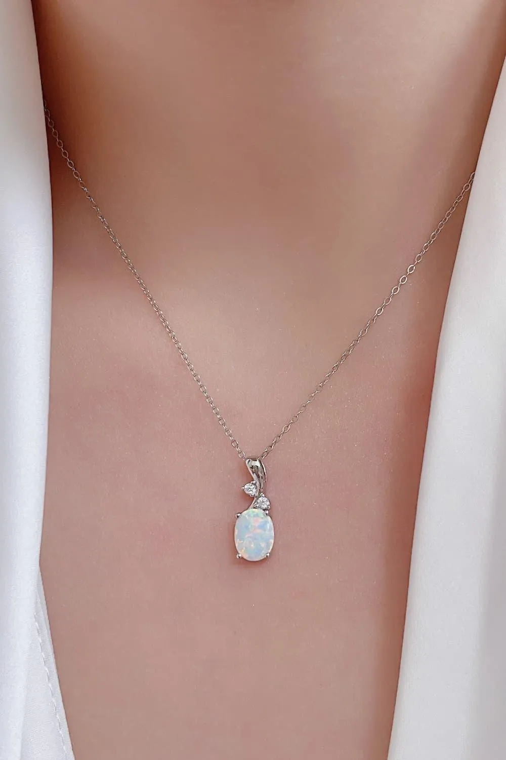 Hazel Blues® |  Opal Oval Pendant Chain Necklace