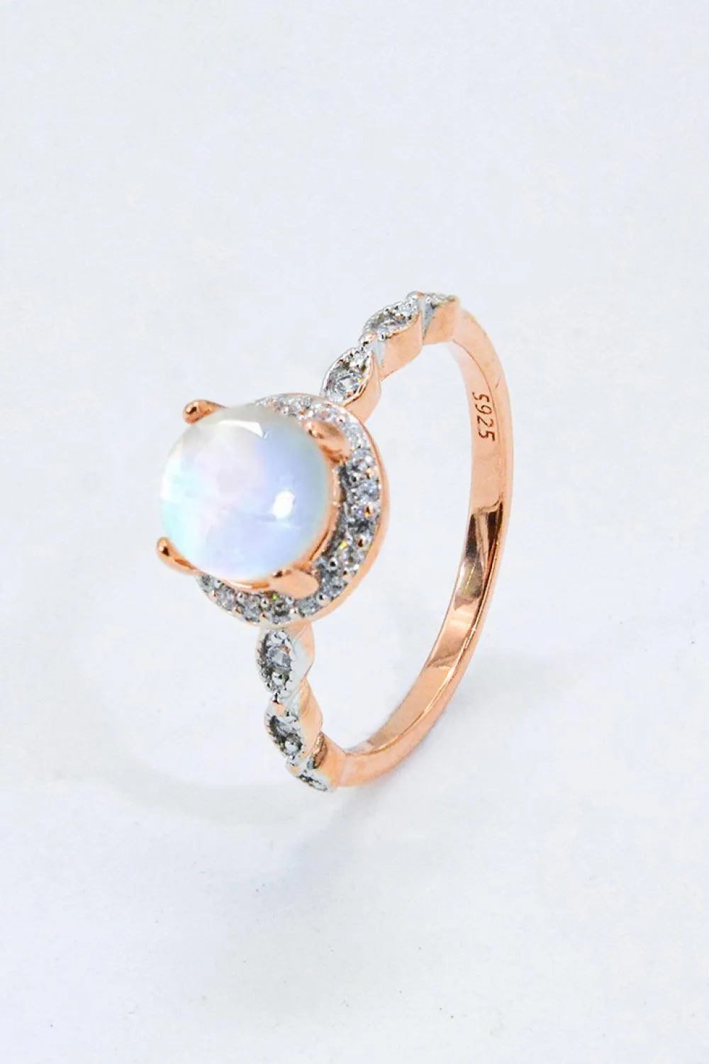 Hazel Blues® | Round Moonstone Ring