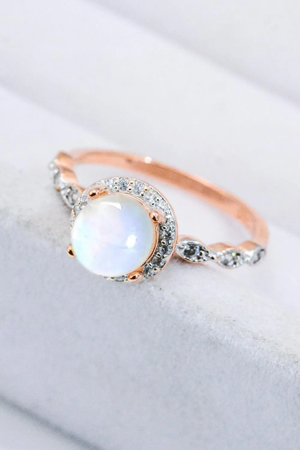 Hazel Blues® | Round Moonstone Ring