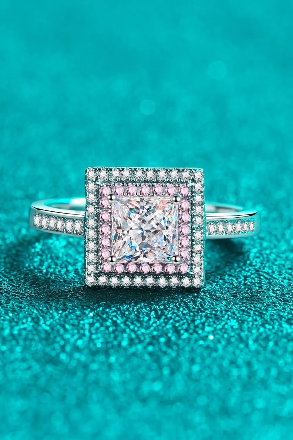 Hazel Blues® | Stay Elegant 1 Carat Moissanite Ring