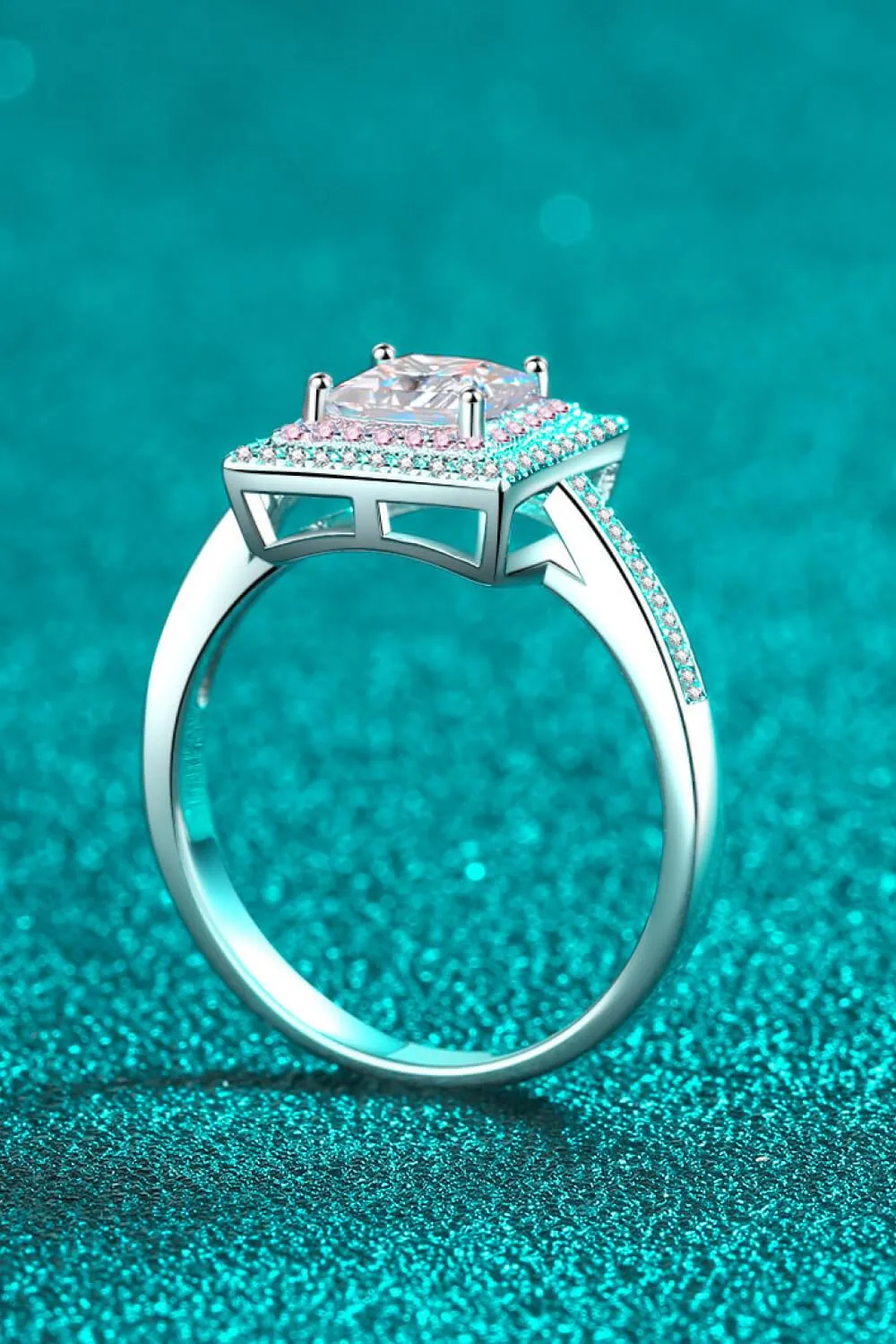 Hazel Blues® | Stay Elegant 1 Carat Moissanite Ring