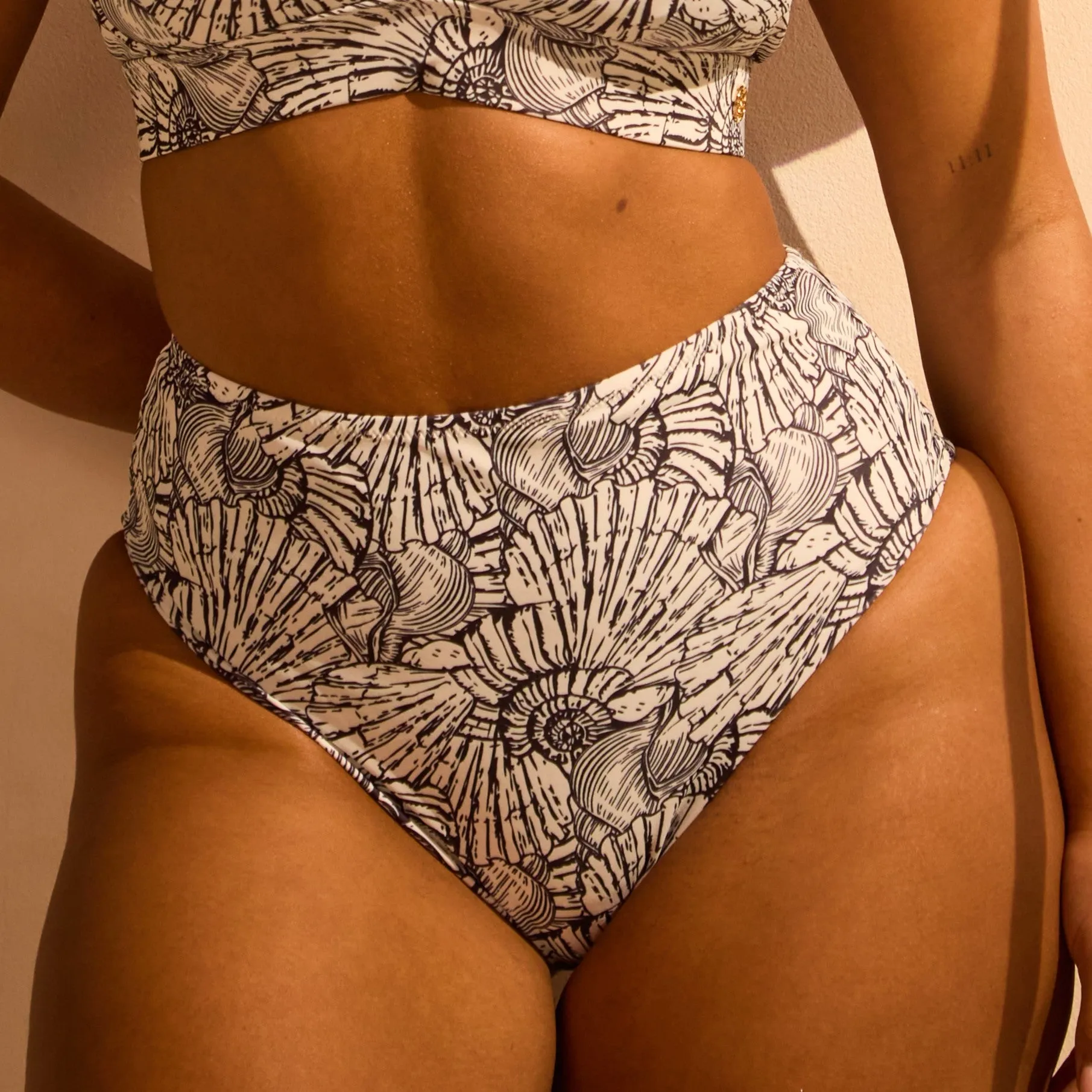 High Waisted Tummy Control Bikini Bottoms - Shell