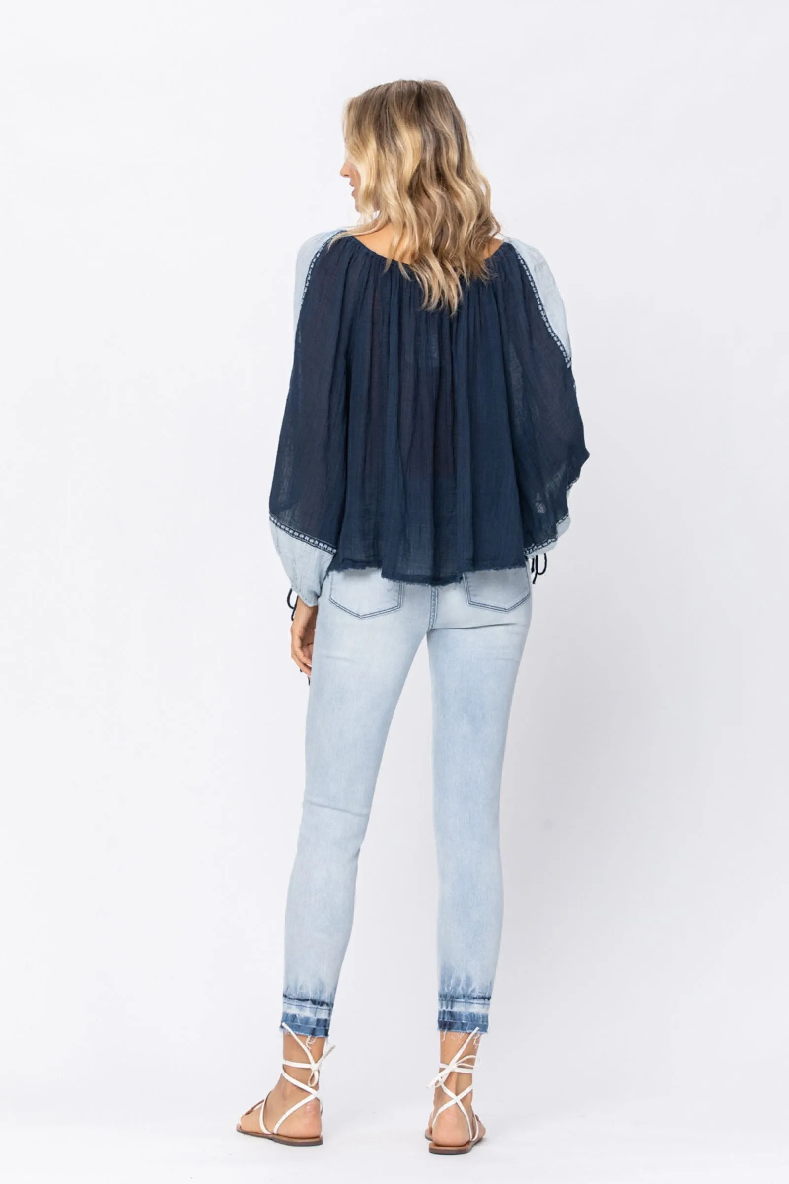 Judy Blue | Luna | Light Wash Tie Dye Hem