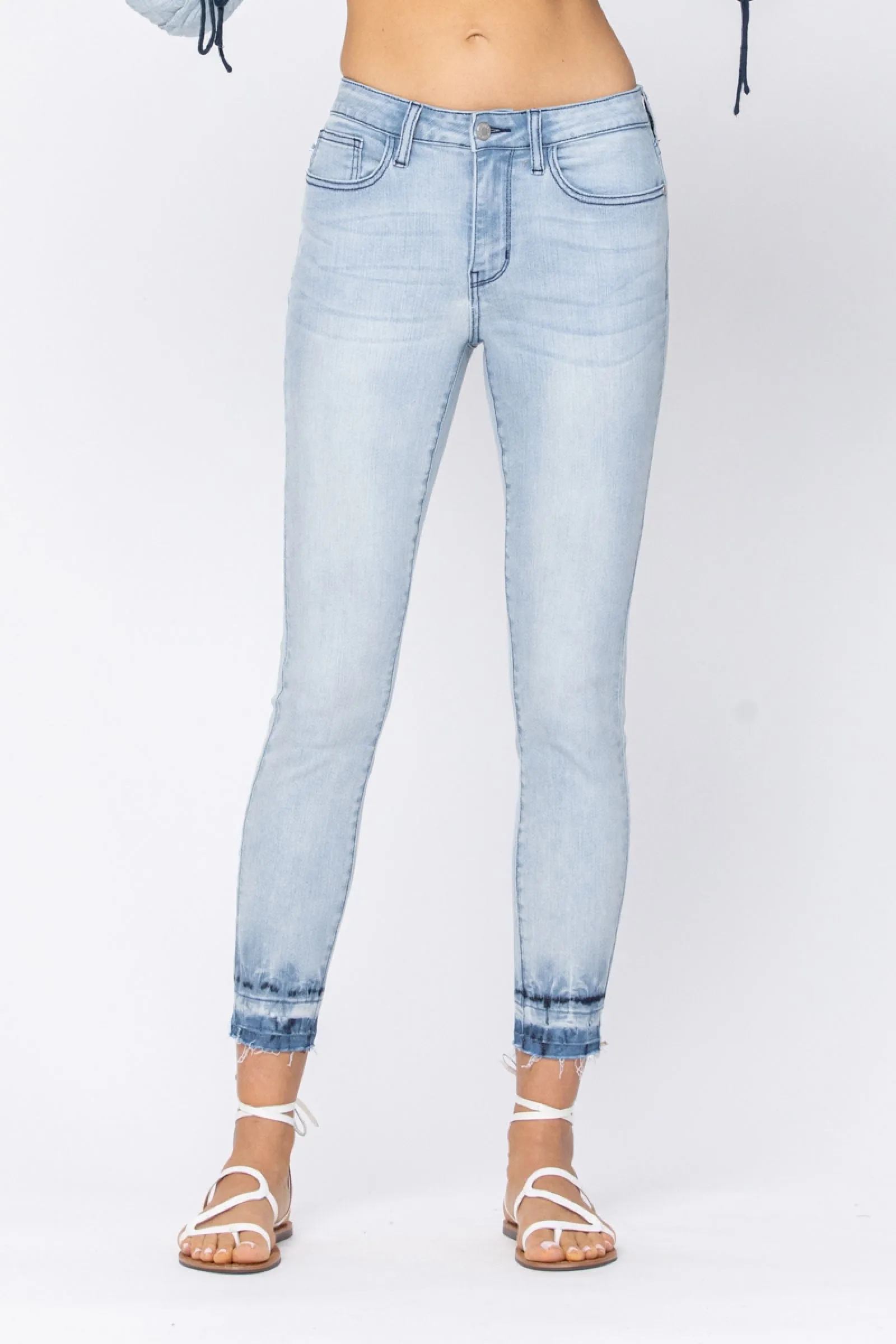 Judy Blue | Luna | Light Wash Tie Dye Hem