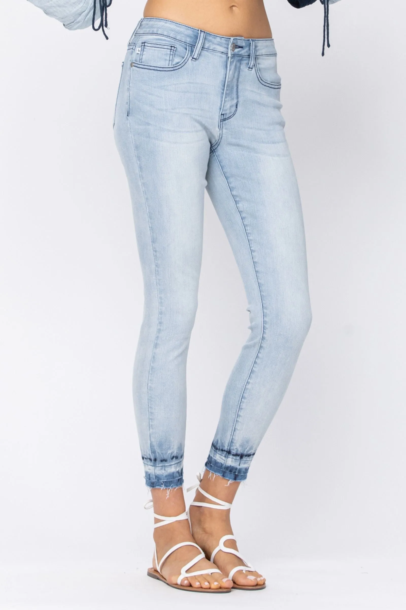 Judy Blue | Luna | Light Wash Tie Dye Hem