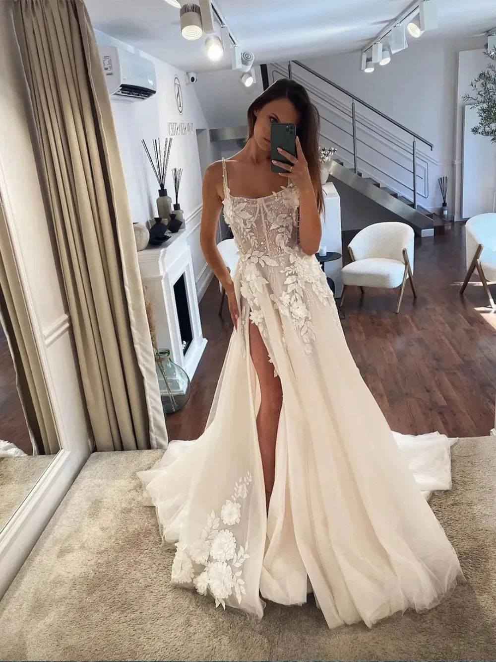 Luxury Retro Bridal Wedding Dress Sexy Side Slit Italian Strap Lace Applique tulle Pearl Designer Beach Elegant Bridal Dress