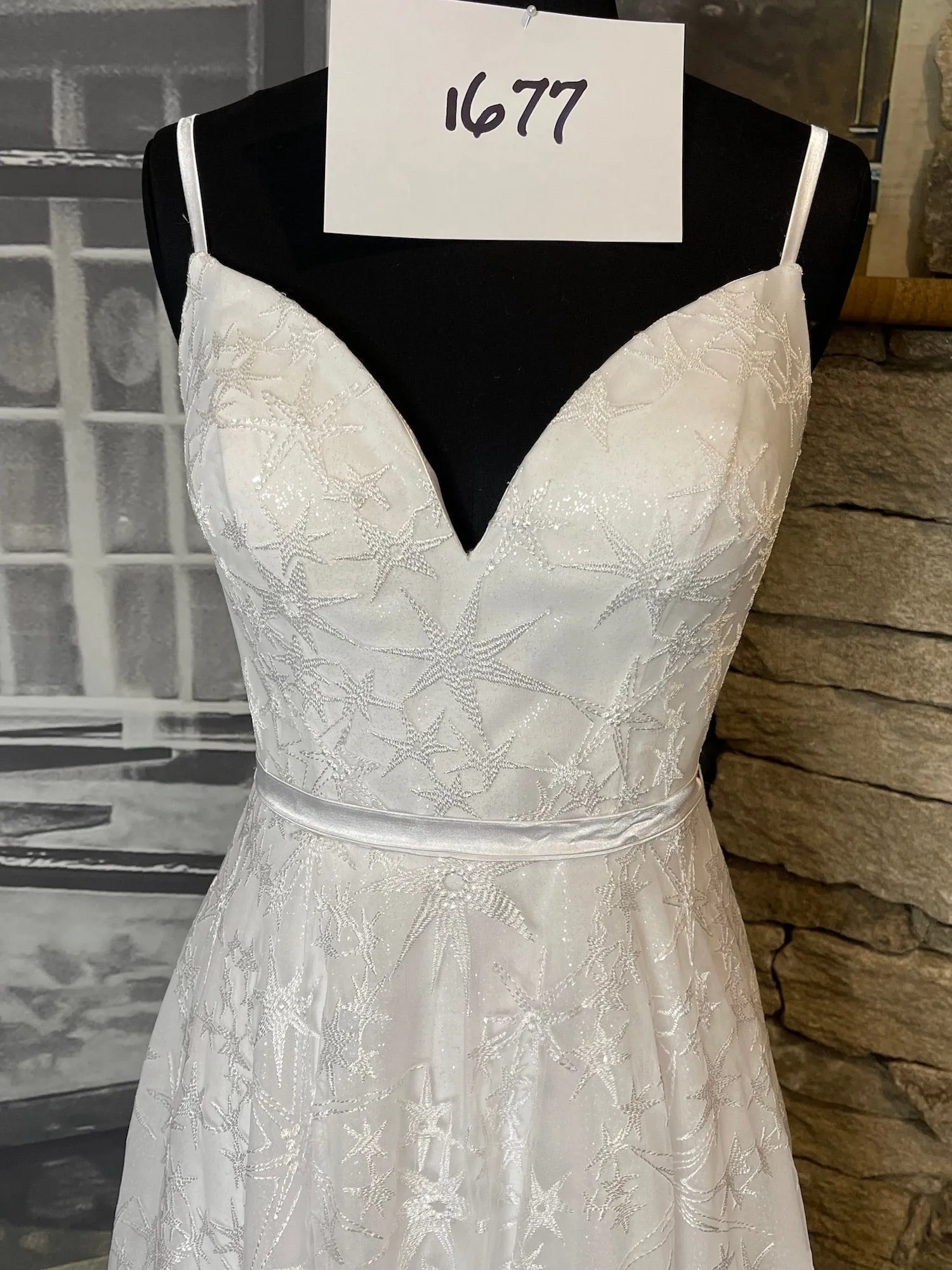 *NEW* Ivory Plunge V Neckline and Plunge Back Size 16 - #1677