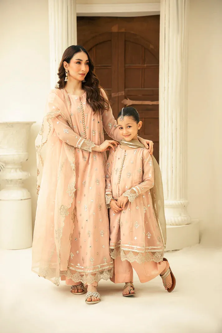 Noor - Mother Daughter