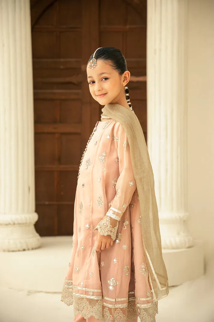 Noor - Mother Daughter