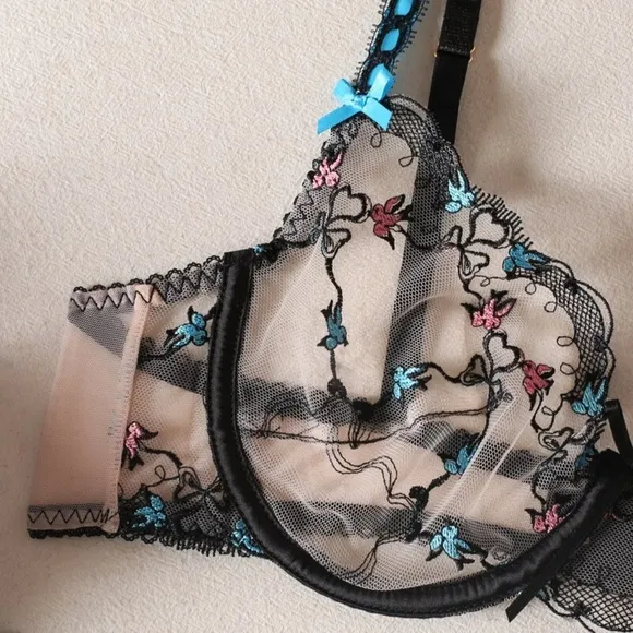 NWT Set Bra and Panty 3 pieces Size L