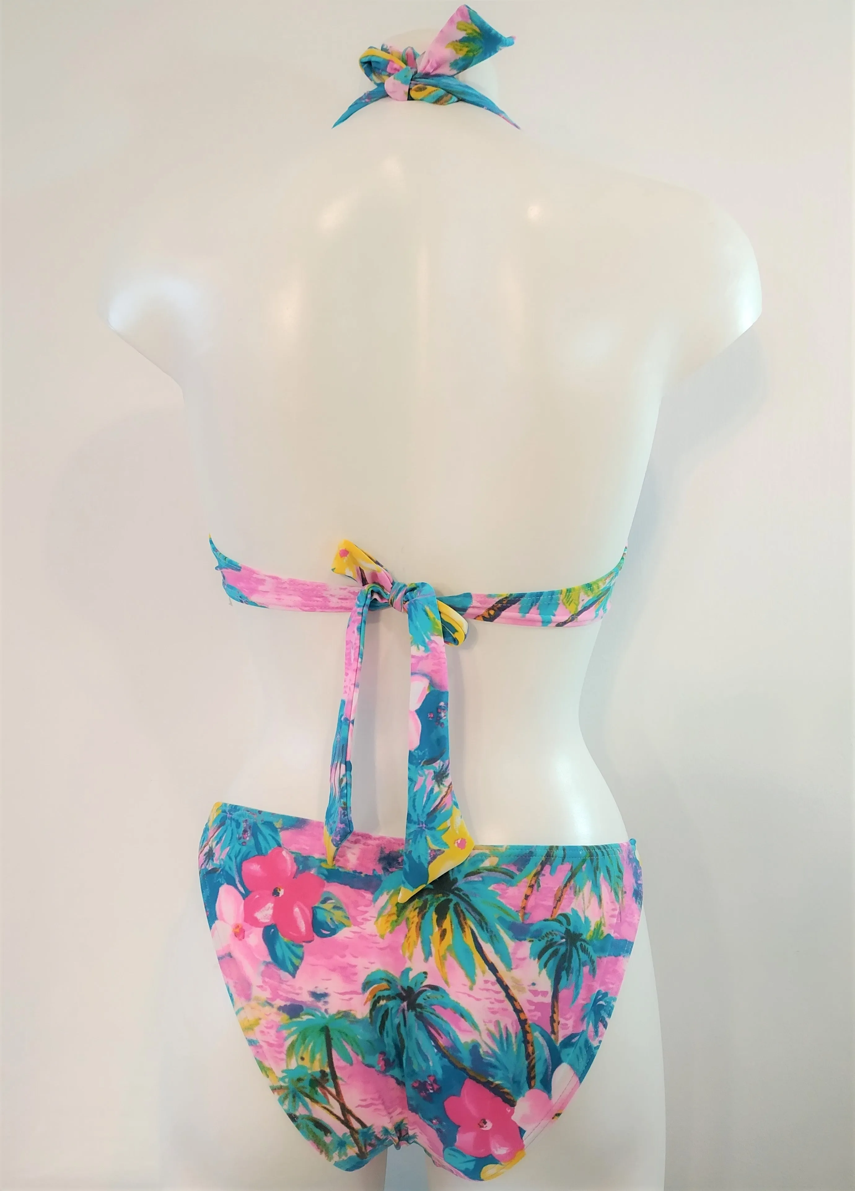 Pink Island Halter Cup D