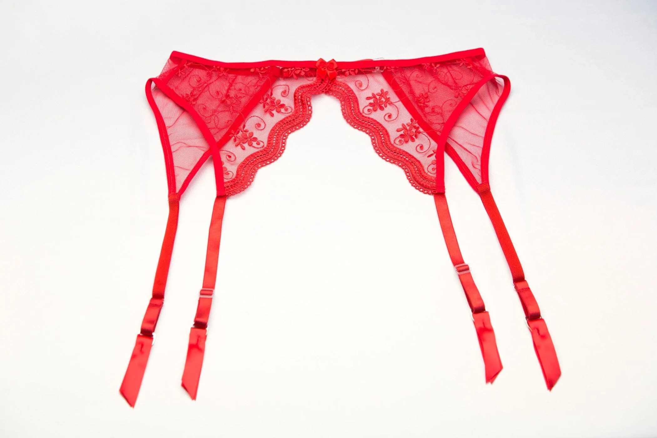 Plus Size Scalloped Embroidery Garter Belt