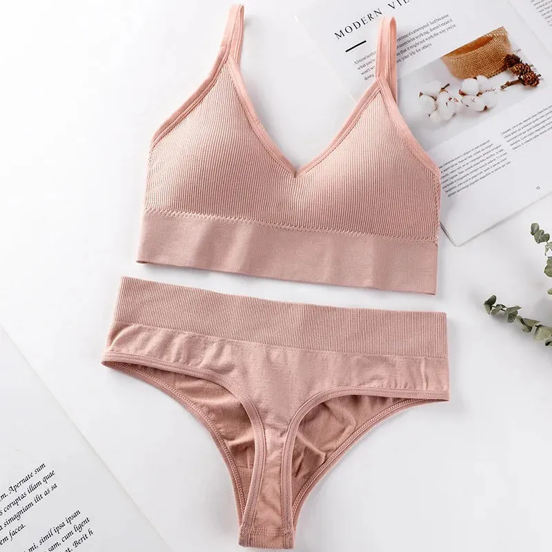 Sexy Yoga Lingerie Set - Seamless Top Women's Underwear with Thong Panties, Sports Bra, G-String Brassiere, Low Back Bralette, Sport Bra Set