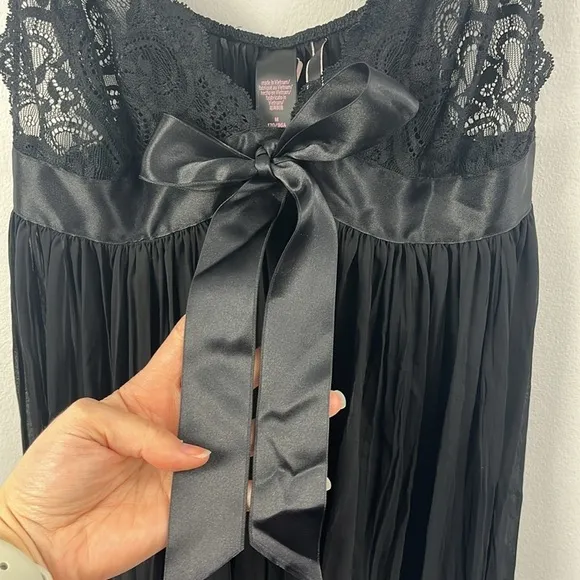 Victorias Secret Black Lace Sheer Satin Bow Baby Doll Lingerie Camisole Womens M