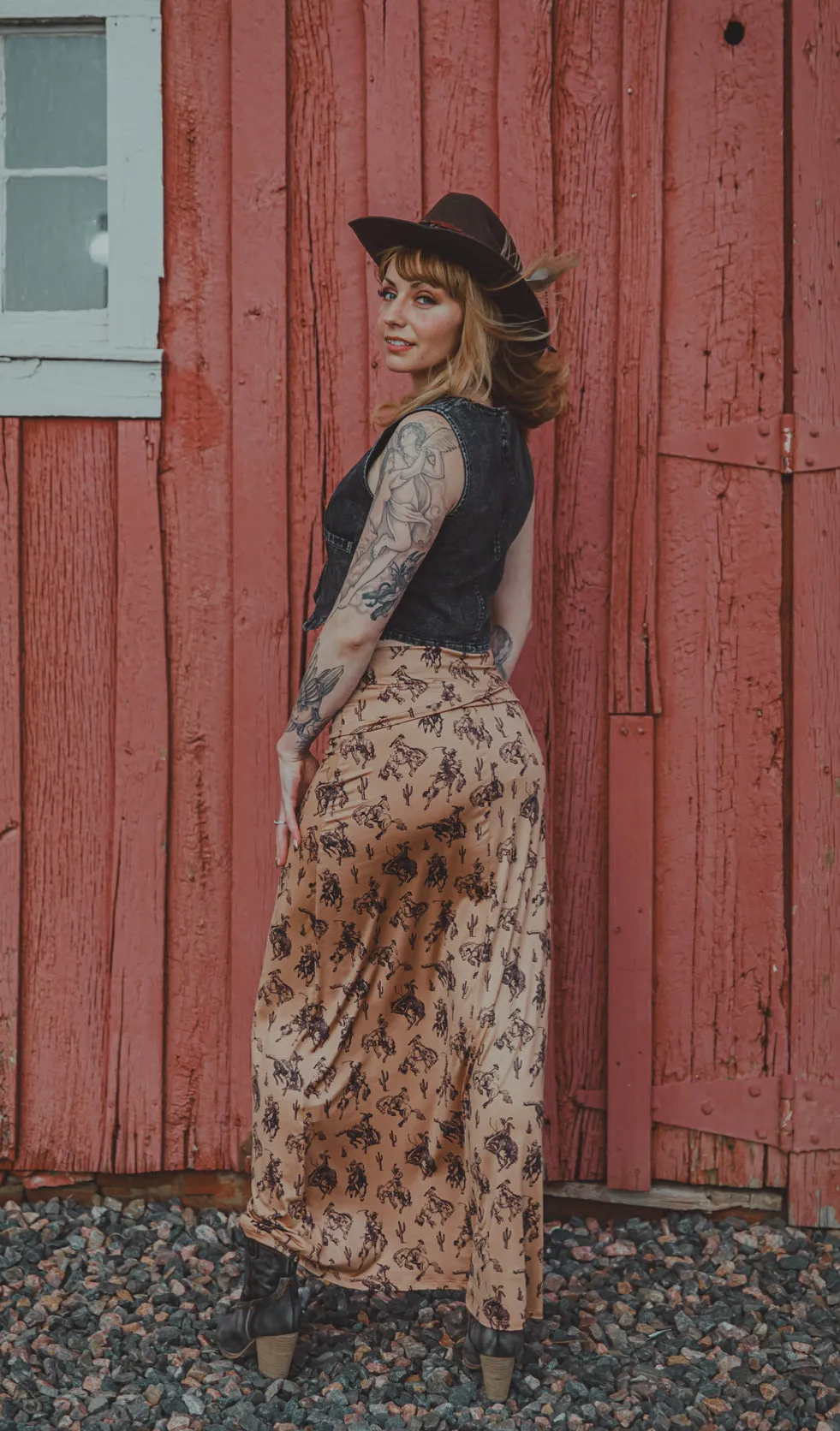 Western Bucking Horses Print Knit Maxi Skirt