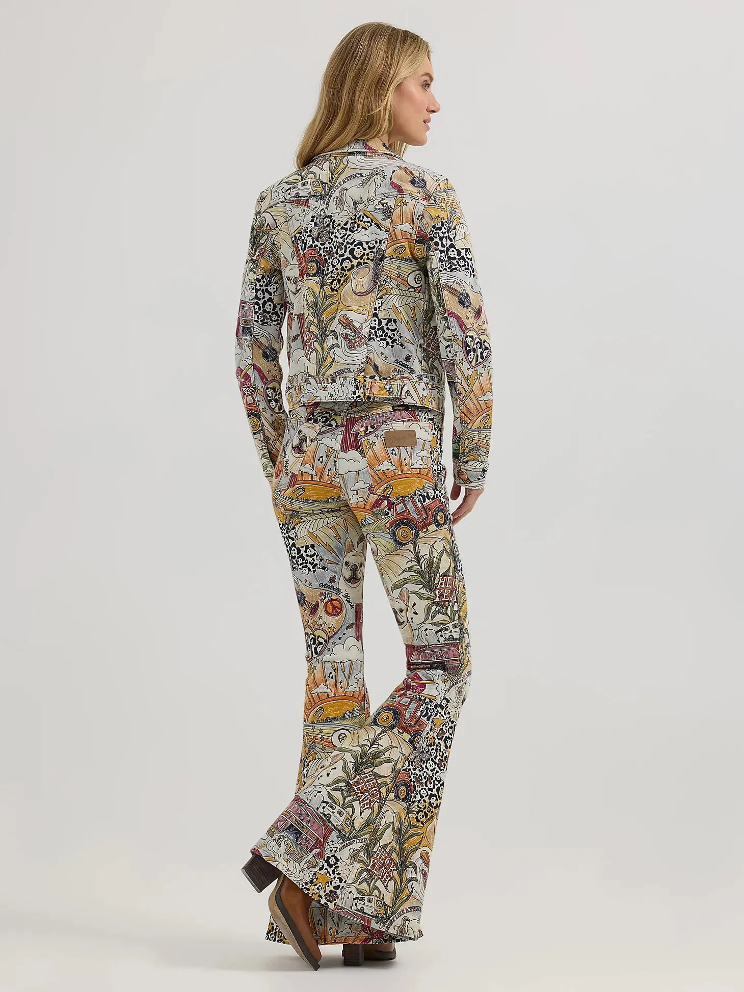 Wrangler x Lainey Wilson Life of Lainey Trucker Jacket In Storyteller Print